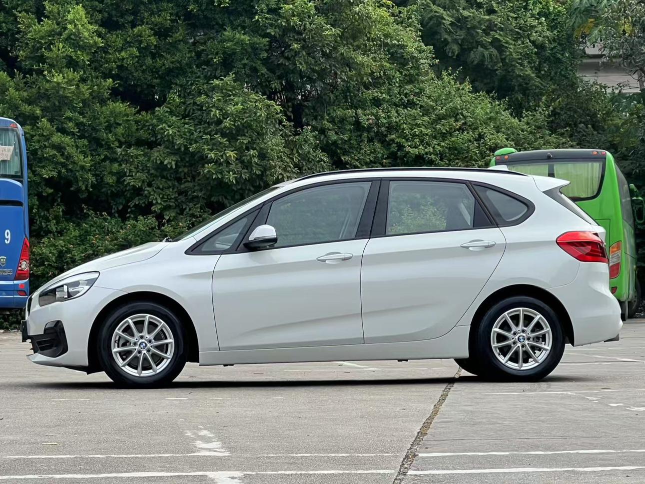 BMW 2 Series Wagon 2019 218i Fashion