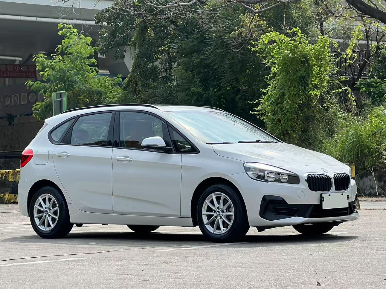 BMW 2 Series Wagon 2019 218i Fashion
