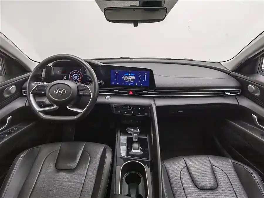 Hyundai 2021 1.5L CVT LUX Premium