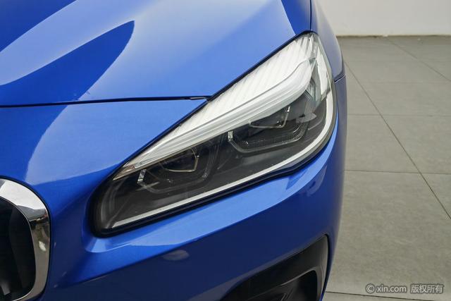 BMW 2 Series Wagon 2018 218i Leading