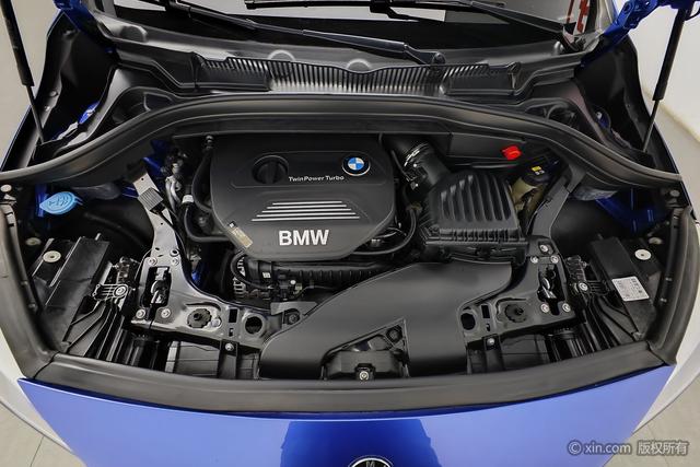 BMW 2 Series Wagon 2018 218i Leading