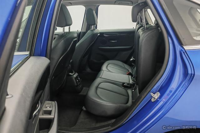 BMW 2 Series Wagon 2018 218i Leading