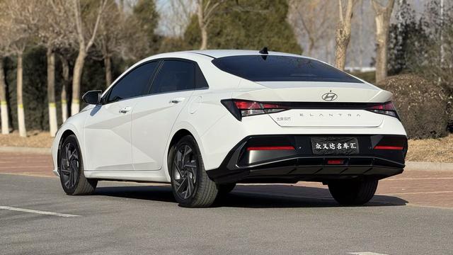 Hyundai Elantra 2023 1.5L CVT GLX Elite