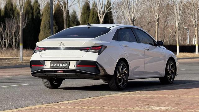 Hyundai Elantra 2023 1.5L CVT GLX Elite