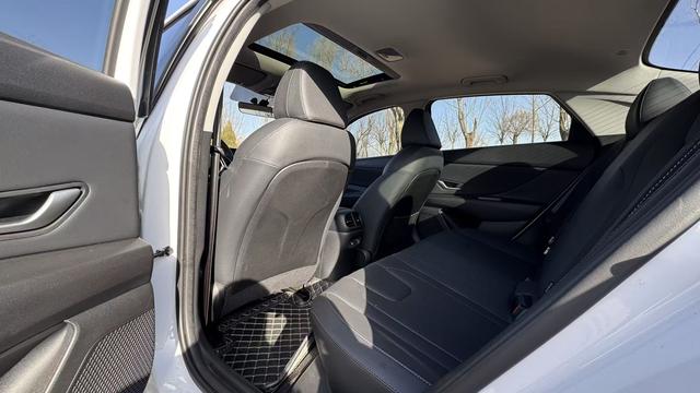 Hyundai Elantra 2023 1.5L CVT GLX Elite