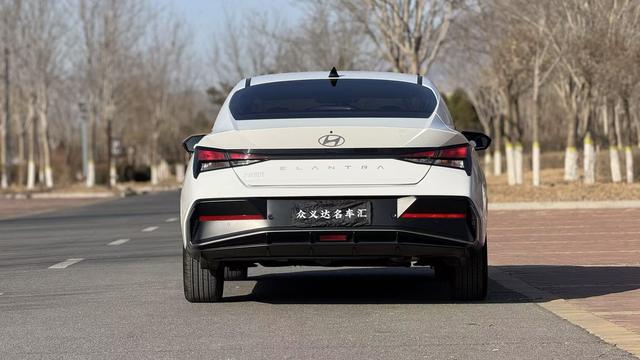 Hyundai Elantra 2023 1.5L CVT GLX Elite