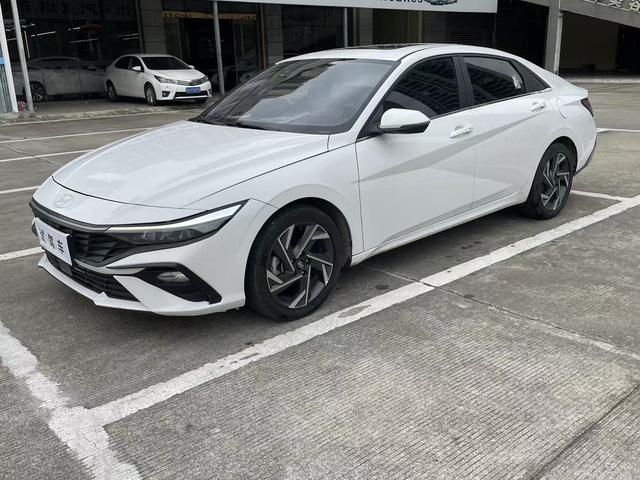 Hyundai Elantra 2022 1.5L CVT GLX Elite