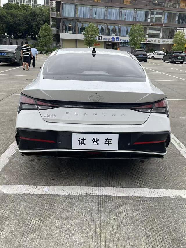 Hyundai Elantra 2022 1.5L CVT GLX Elite