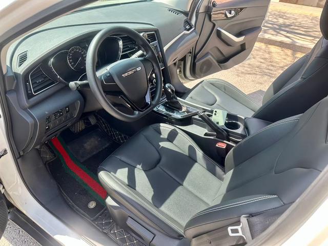 Venucia D60 2021 1.6L XE CVT Journey