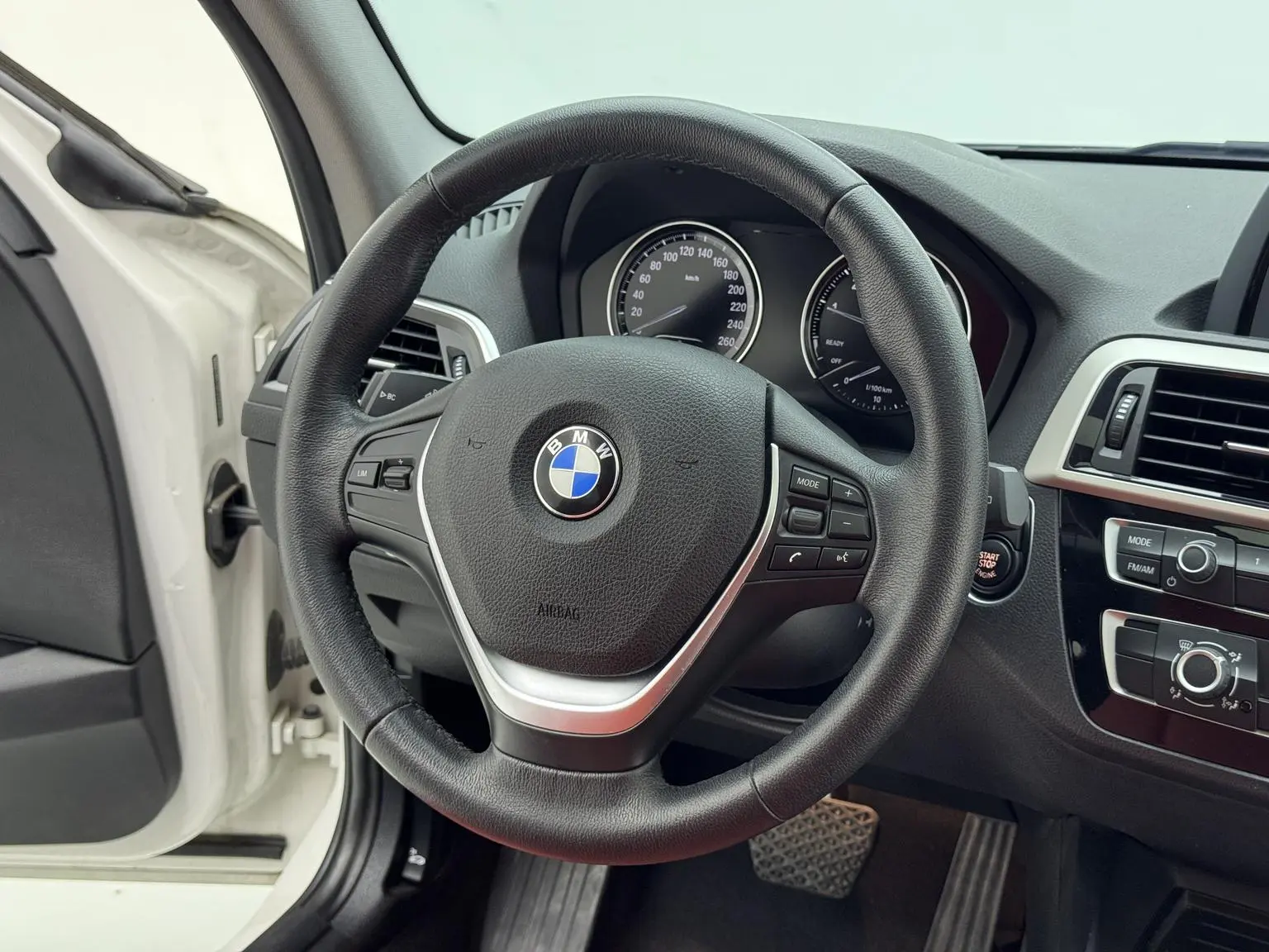 BMW 1 Series ( Import ) 2018 118i Leading