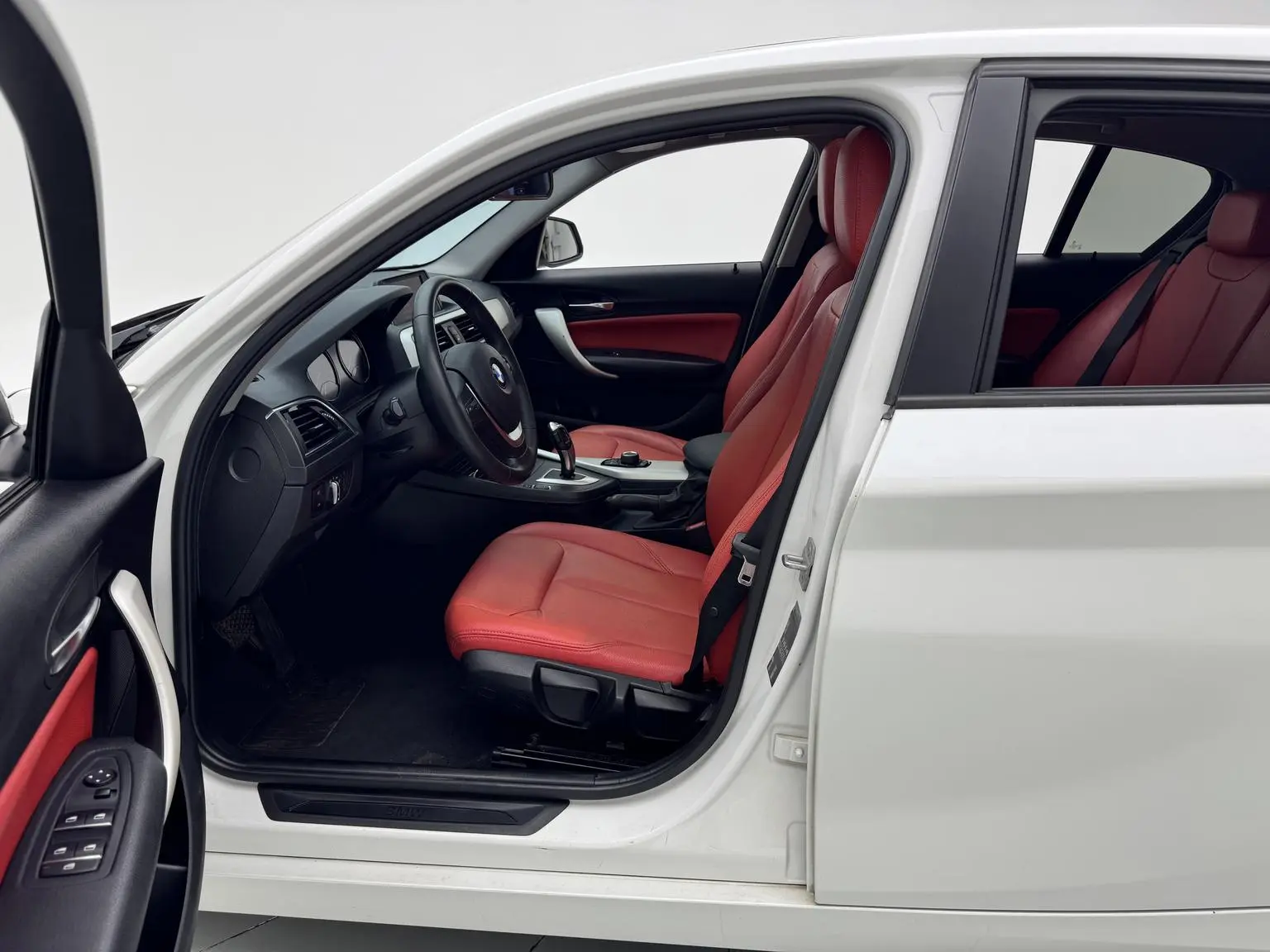 BMW 1 Series ( Import ) 2018 118i Leading