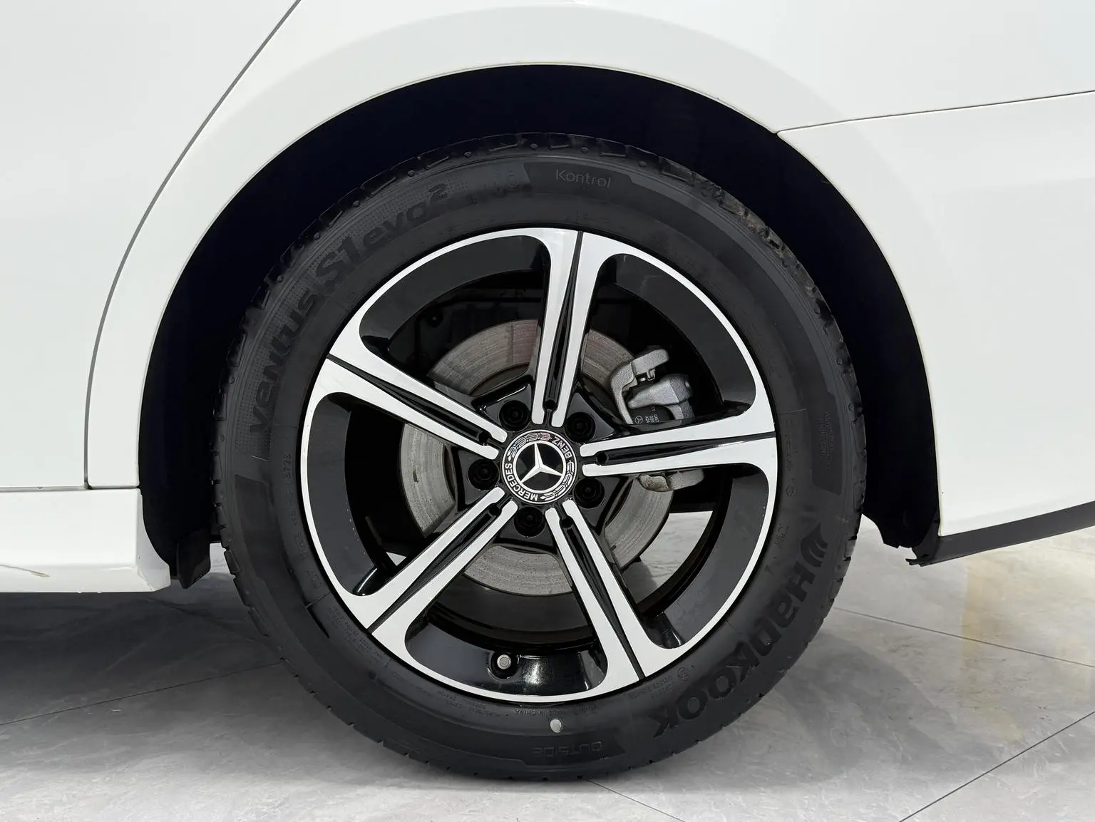 Mercedes-Benz A Class 2024 A 200 L Fashion