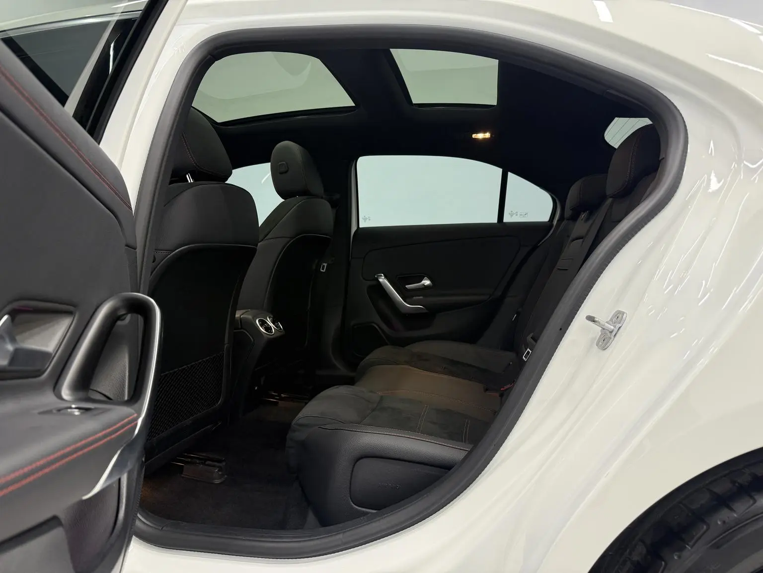 Mercedes-Benz A Class 2024 A 200 L Fashion