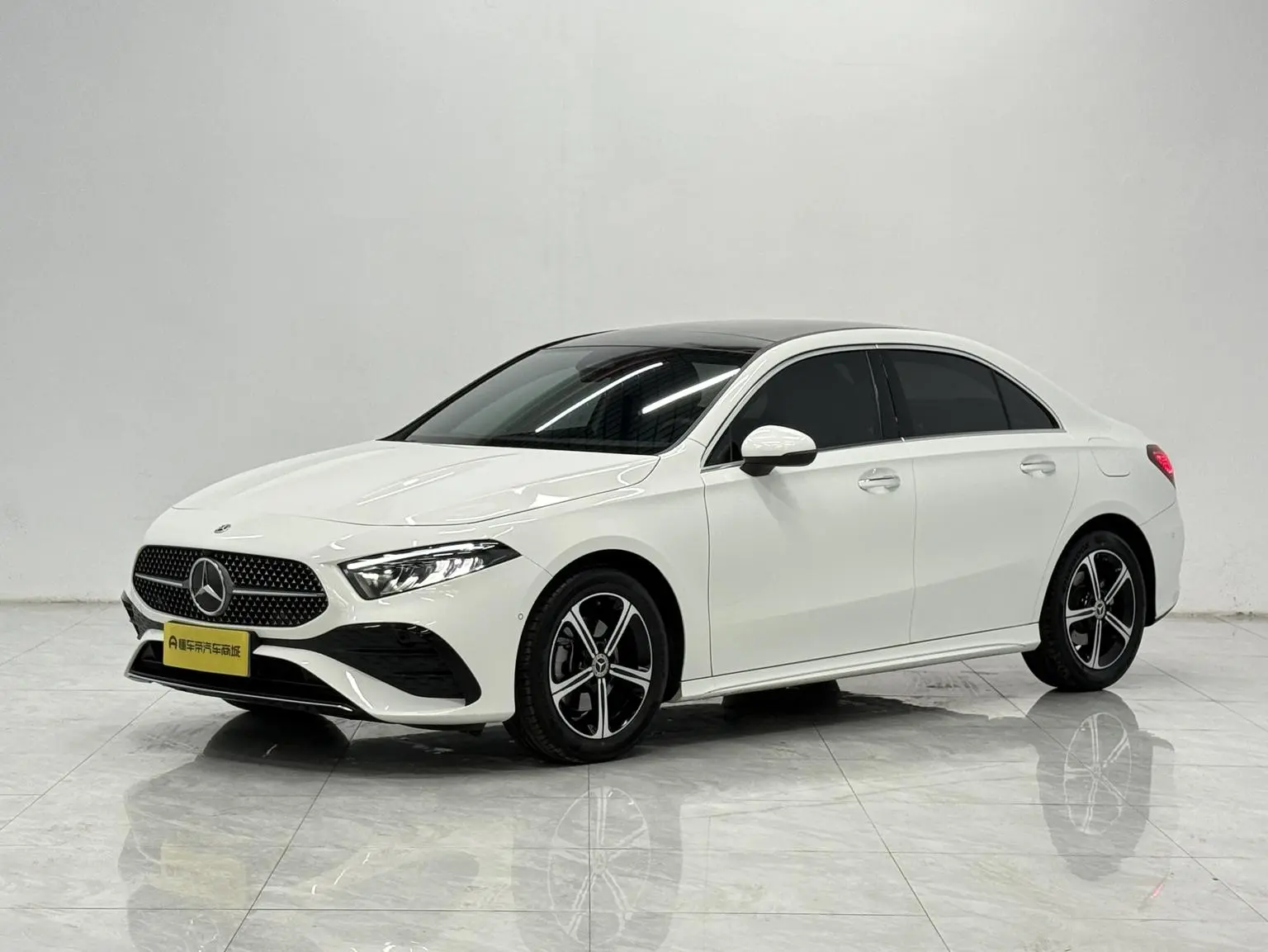 Mercedes-Benz A Class 2024 A 200 L Fashion