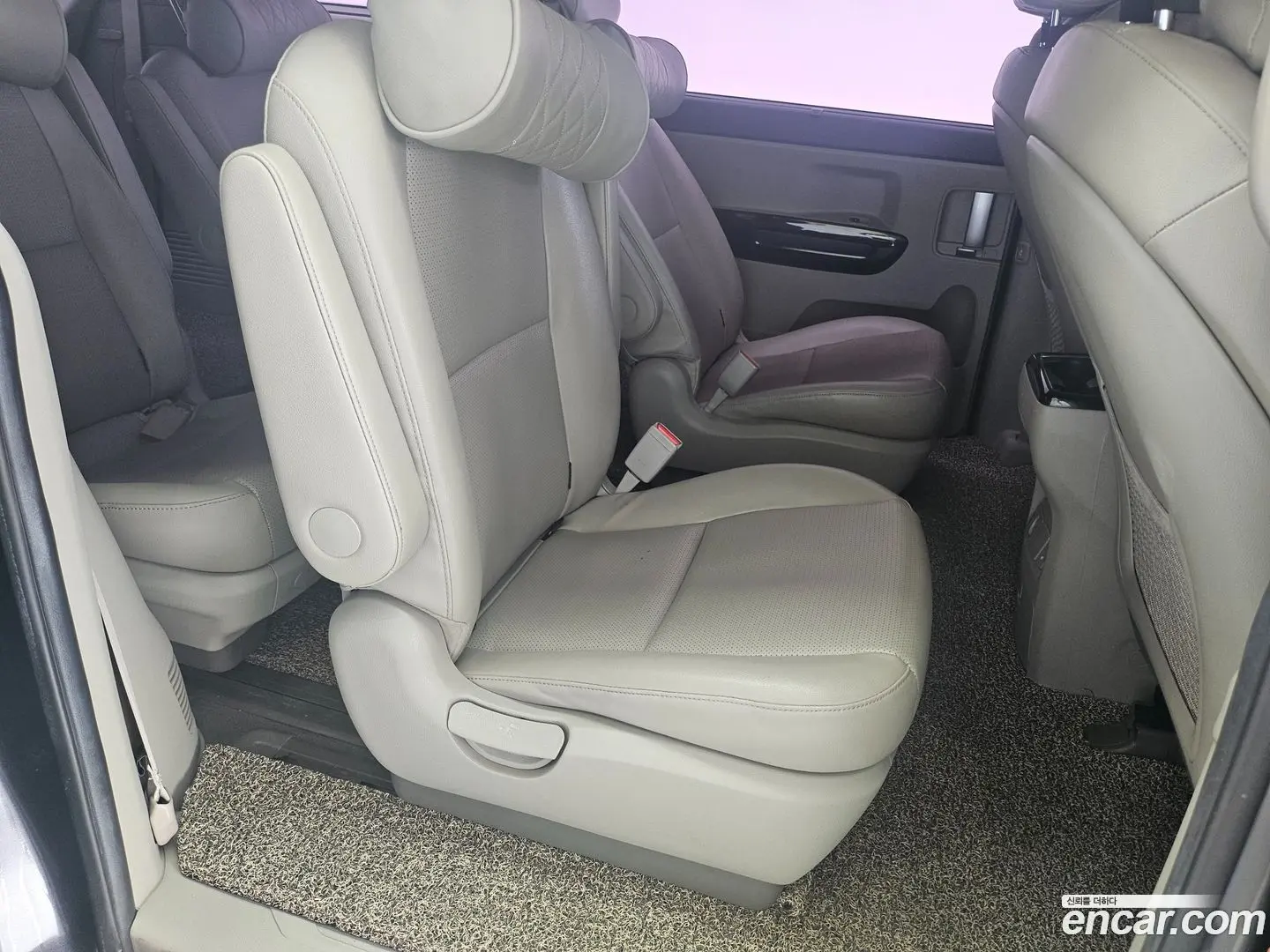 Kia Canival 9-Seater Prstige 2018