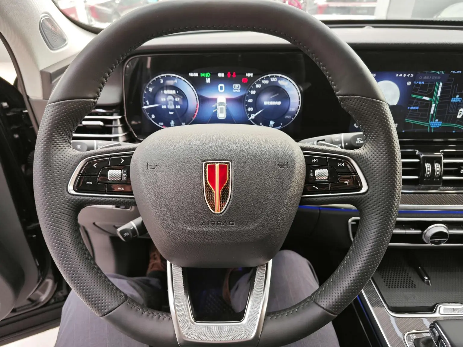 Hongqi HS5 2023 2.0T Pro