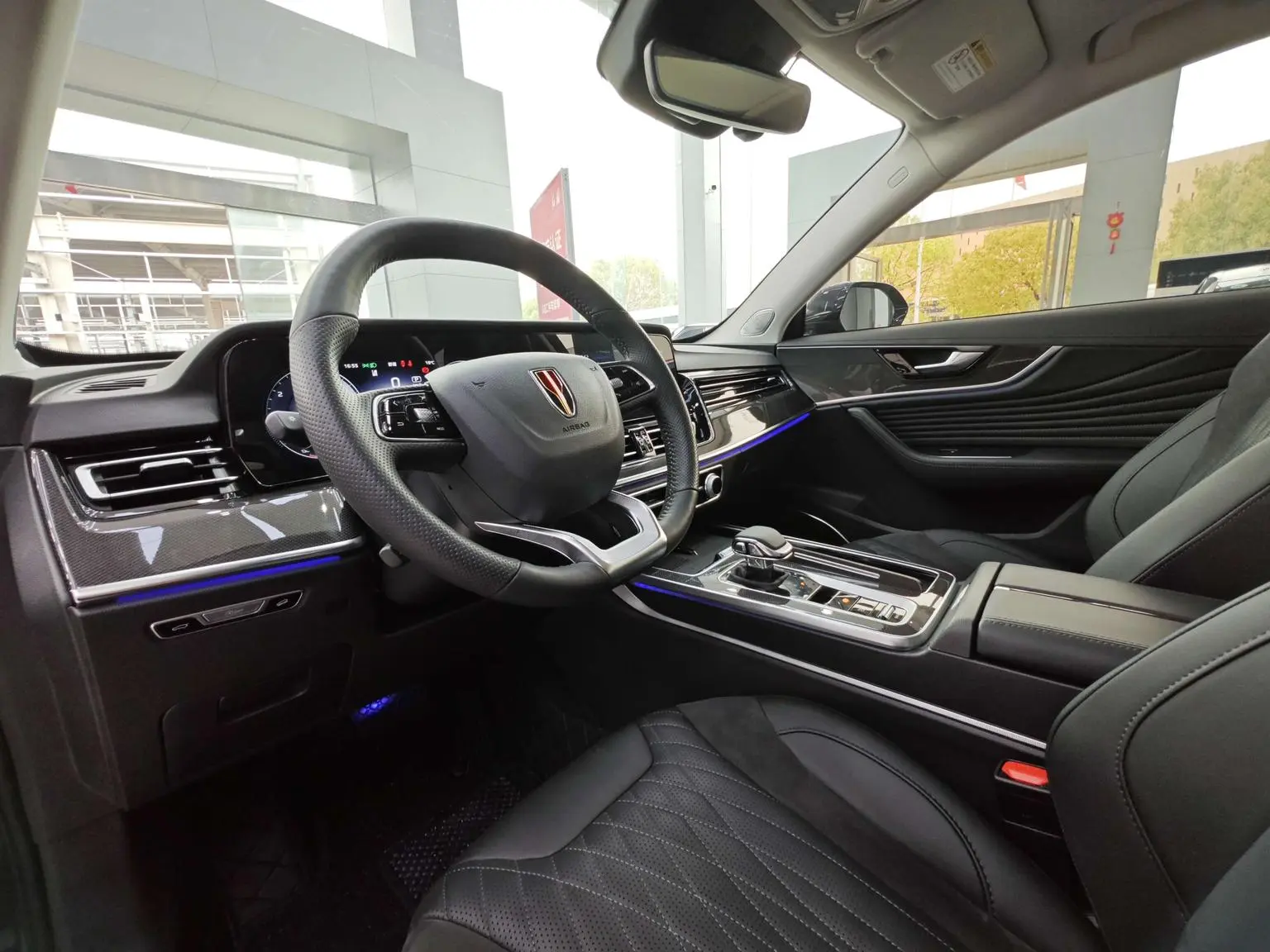 Hongqi HS5 2023 2.0T Pro