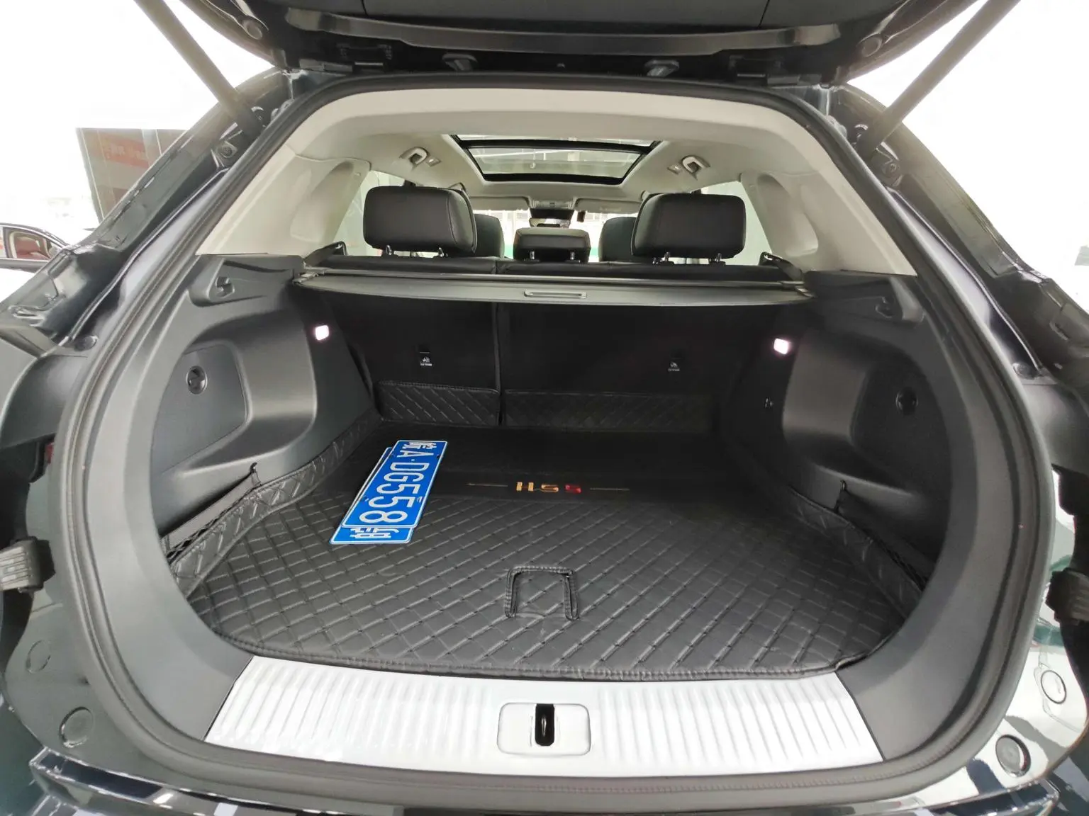Hongqi HS5 2023 2.0T Pro