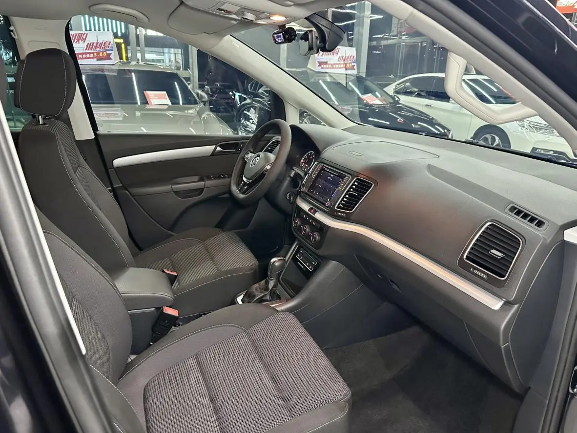 Volkswagen Sharan 2018 380TSI 7 seat