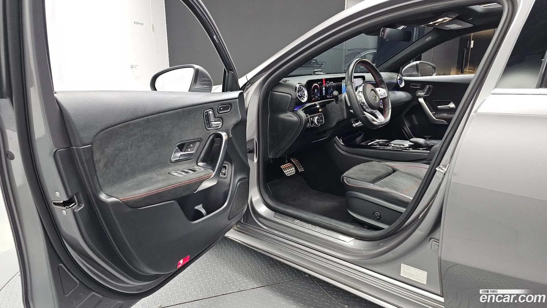 Mercedes-Benz A-Class A250 4MATIC Sedan 2021