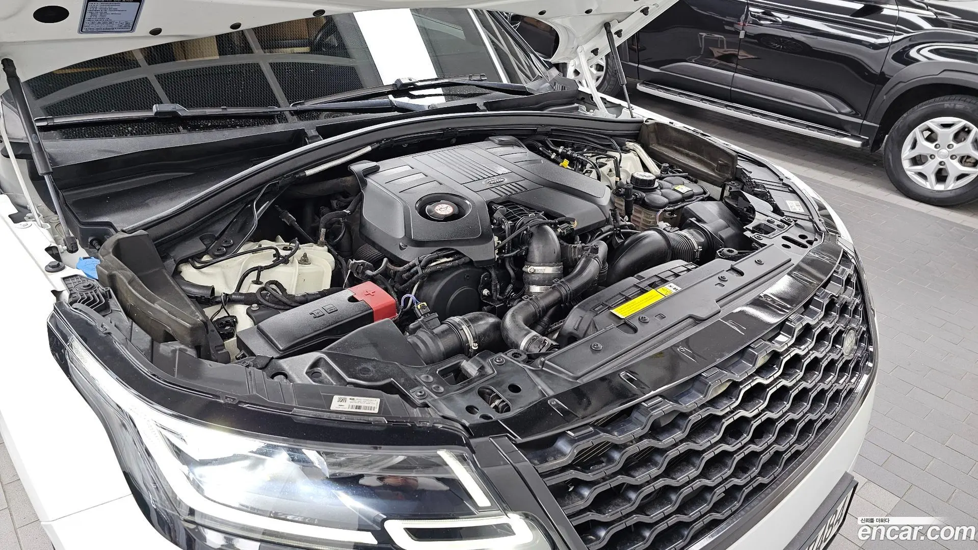 Land Rover Range Rover Velar 3.0 D300 R-Dynamic HSE