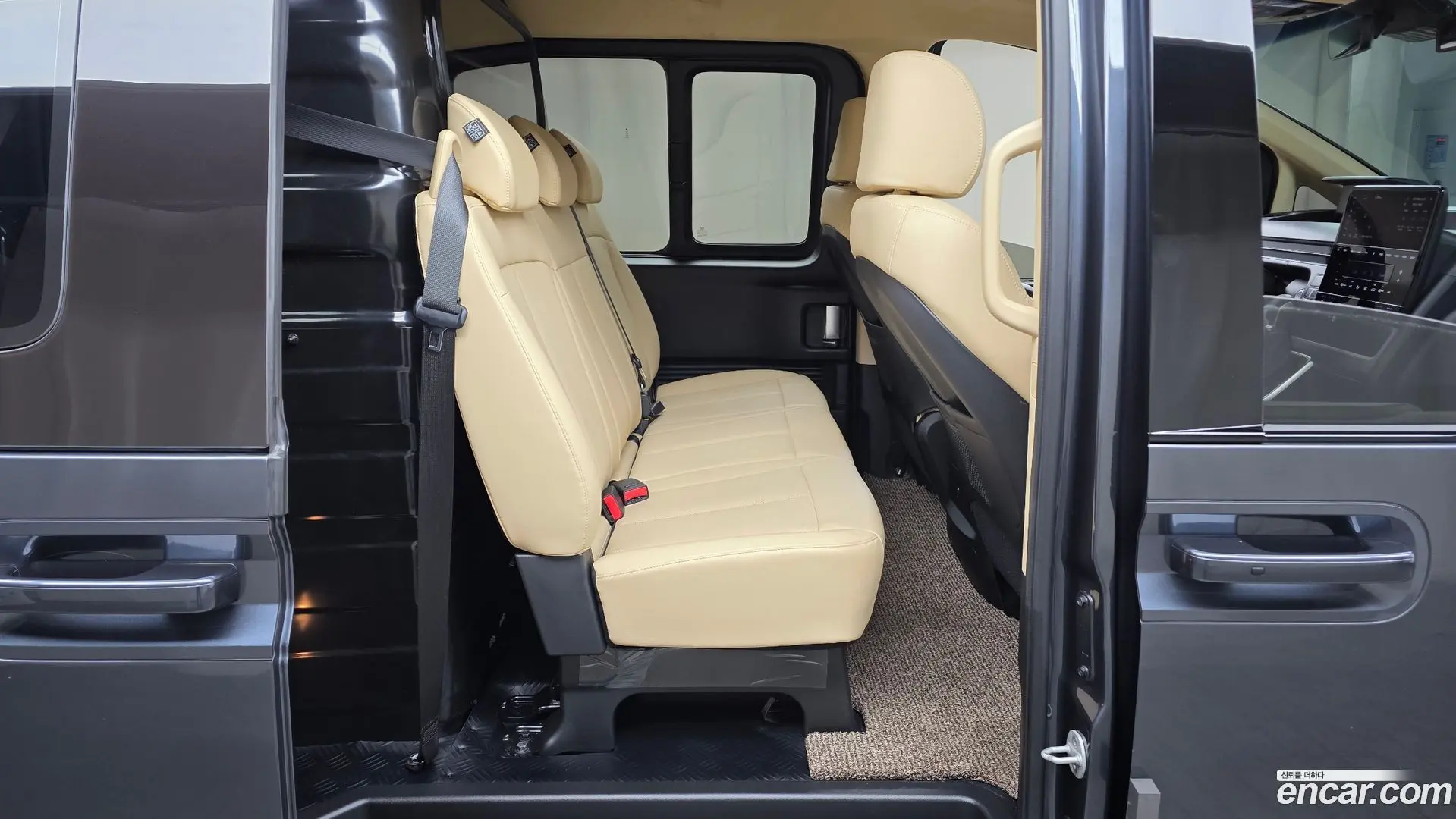 Hyundai Staria Cargo 5-Seater 2022