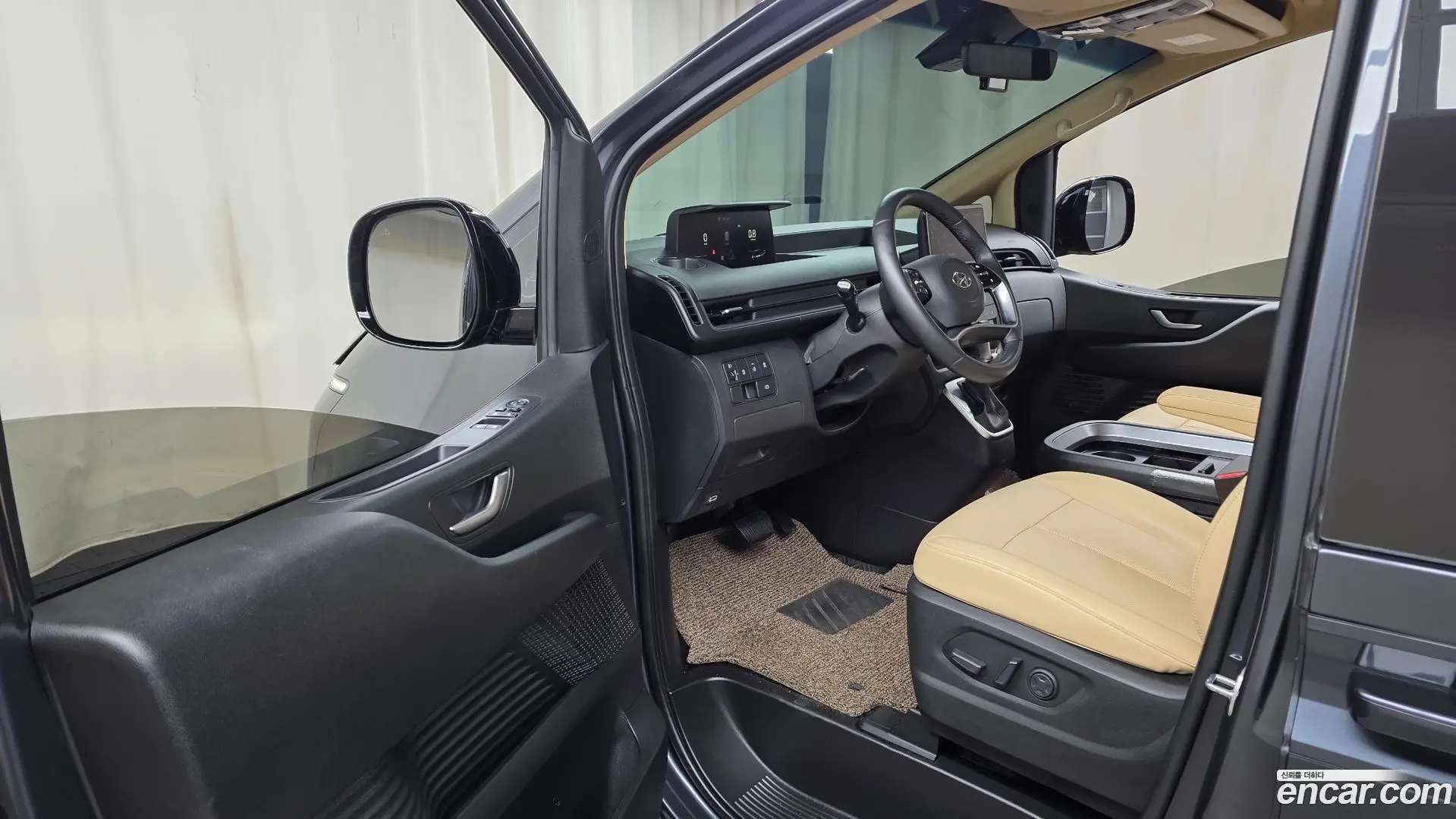 Hyundai Staria Cargo 5-Seater 2022