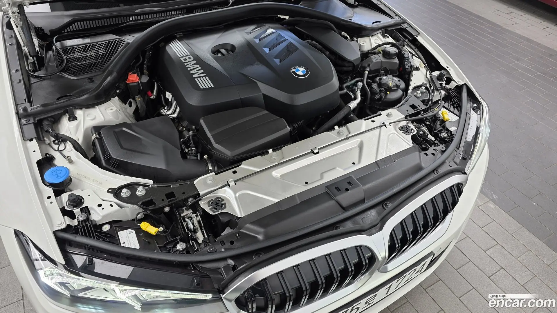 BMW 3-Series 320i 2023