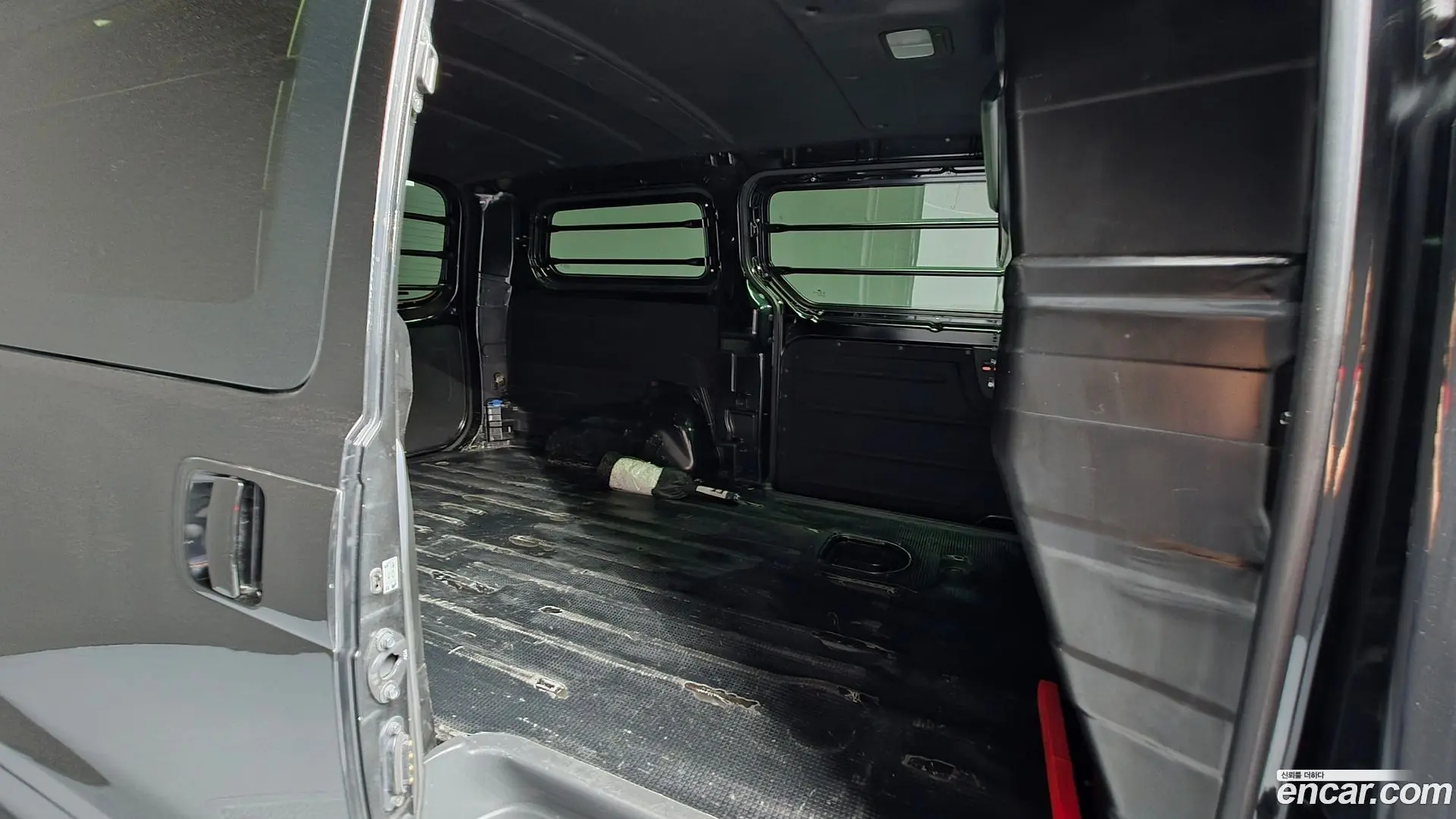 Hyundai Starex Van 3-Seater