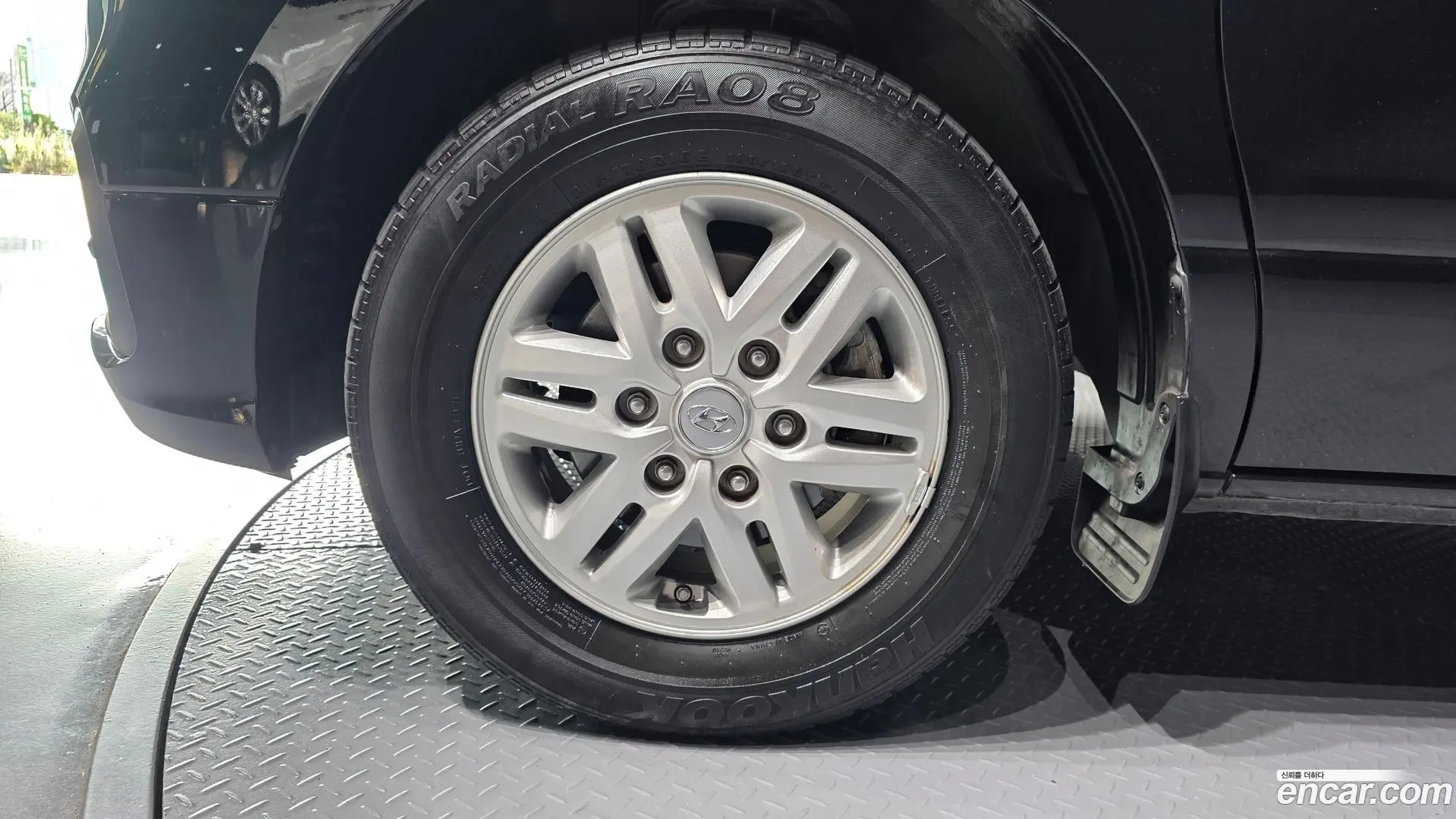 Hyundai Starex Van 3-Seater