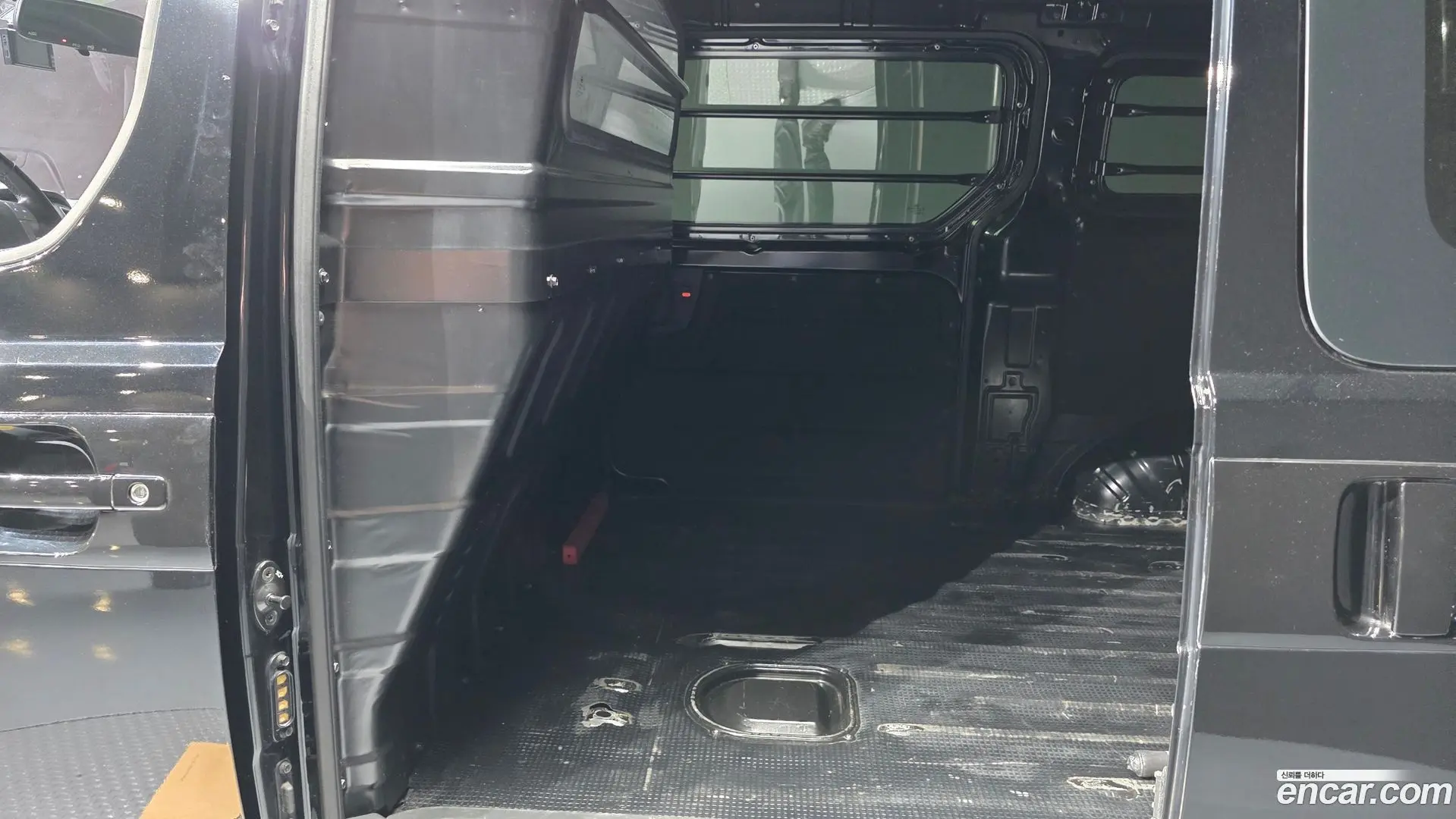 Hyundai Starex Van 3-Seater