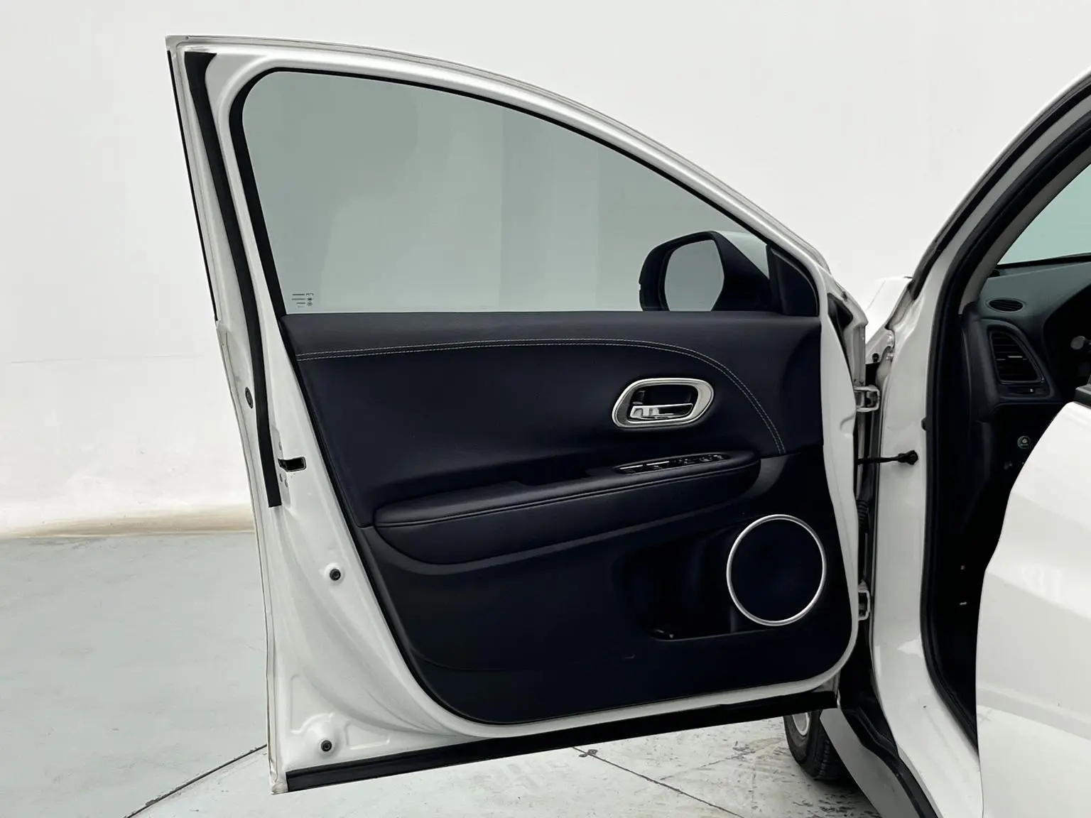 Honda Vezel 2020 1.5L CVT Pioneer