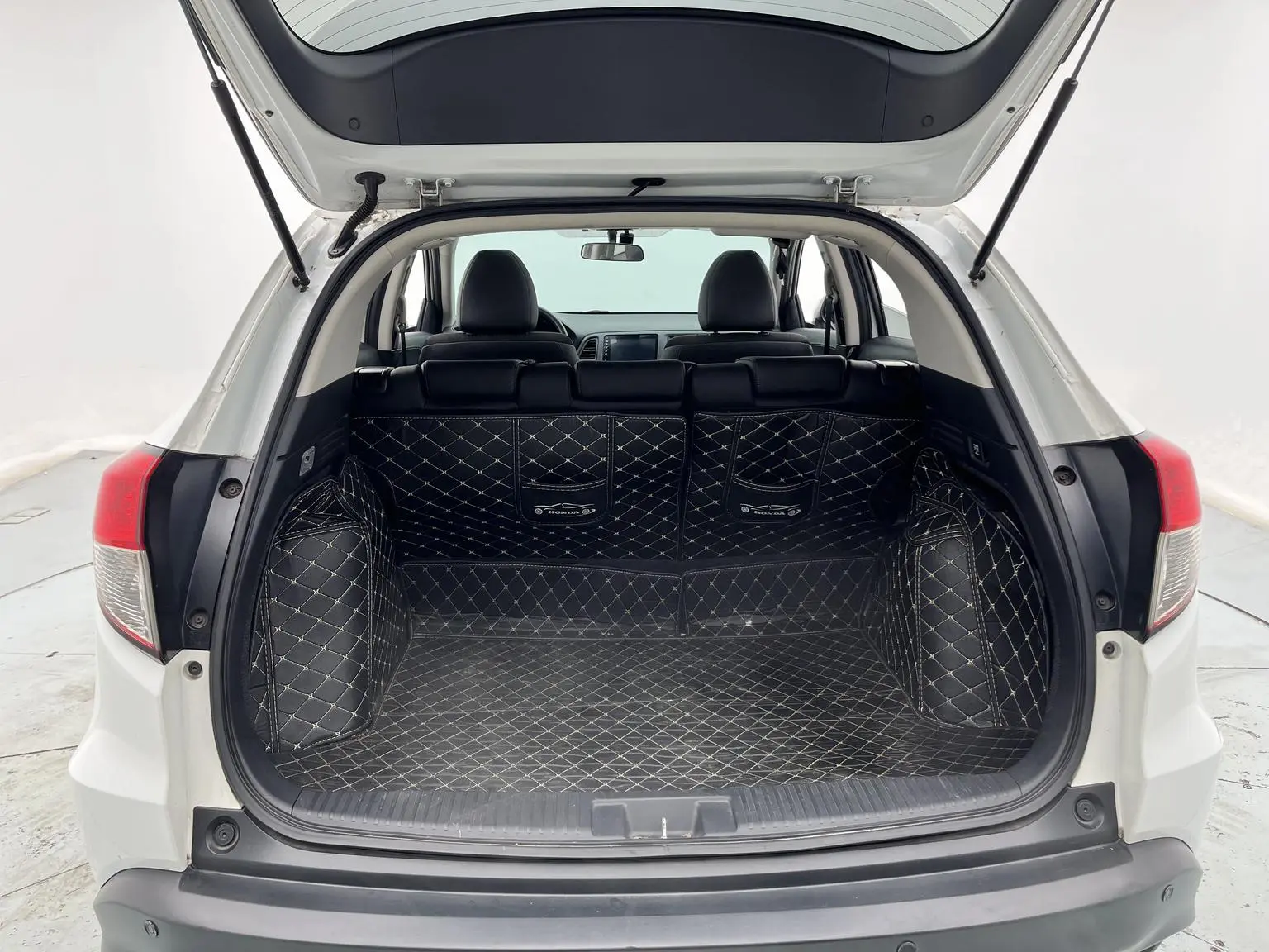 Honda Vezel 2020 1.5L CVT Pioneer