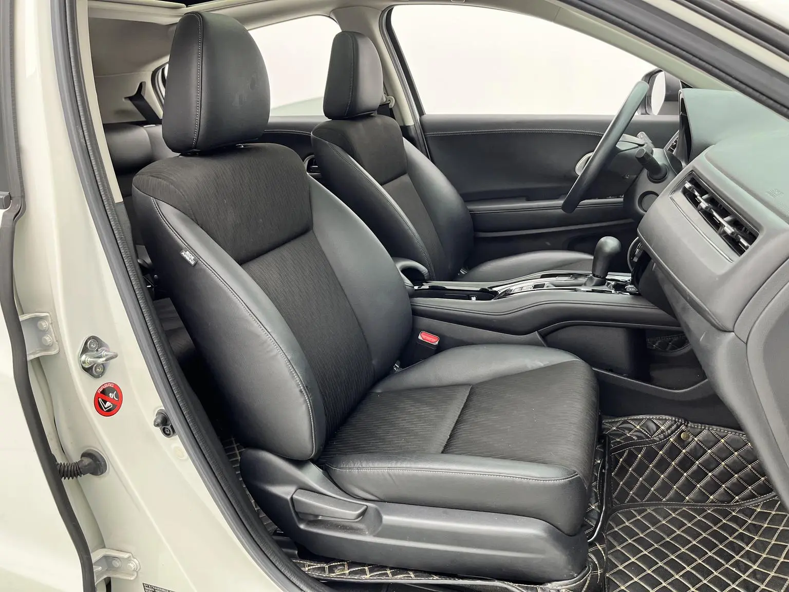 Honda Vezel 2020 1.5L CVT Pioneer