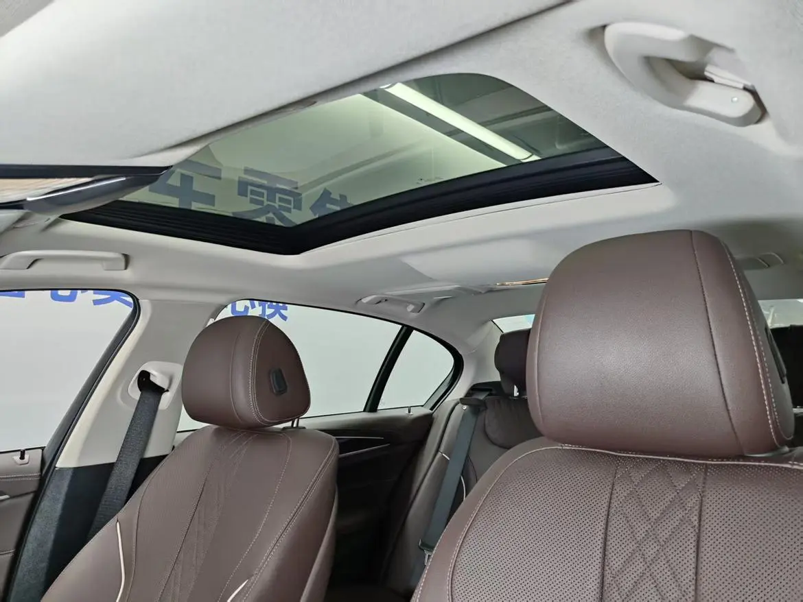 BMW 5 Series 2022 2nd Facelift 525Li Luxury Package