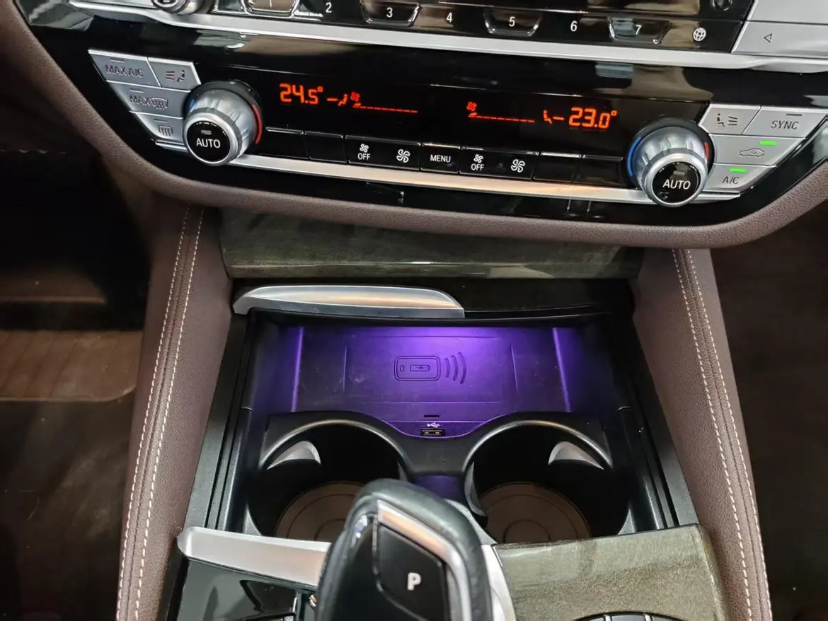 BMW 5 Series 2022 2nd Facelift 525Li Luxury Package
