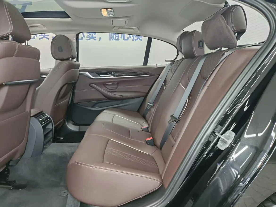 BMW 5 Series 2022 2nd Facelift 525Li Luxury Package