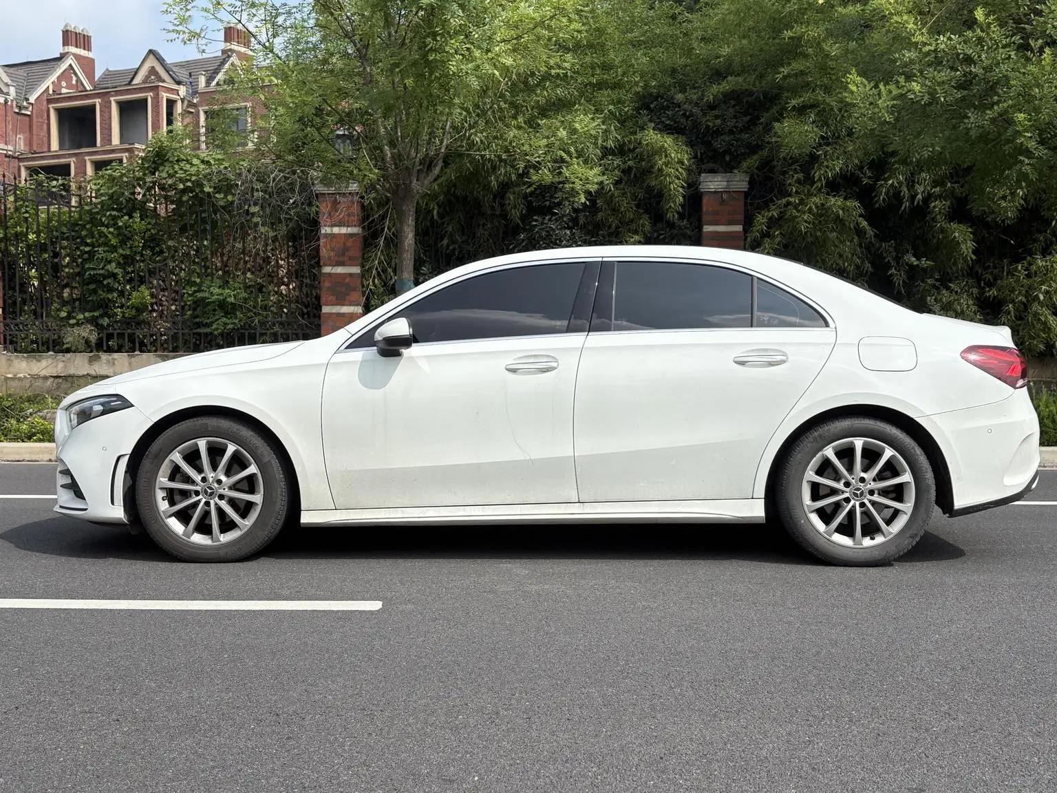 Mercedes-Benz A Class 2022 A 200 L Sport Sedan Dynamic