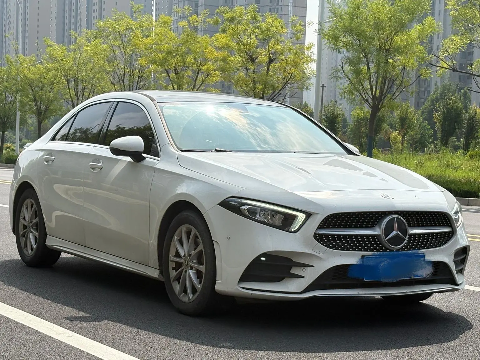 Mercedes-Benz A Class 2022 A 200 L Sport Sedan Dynamic