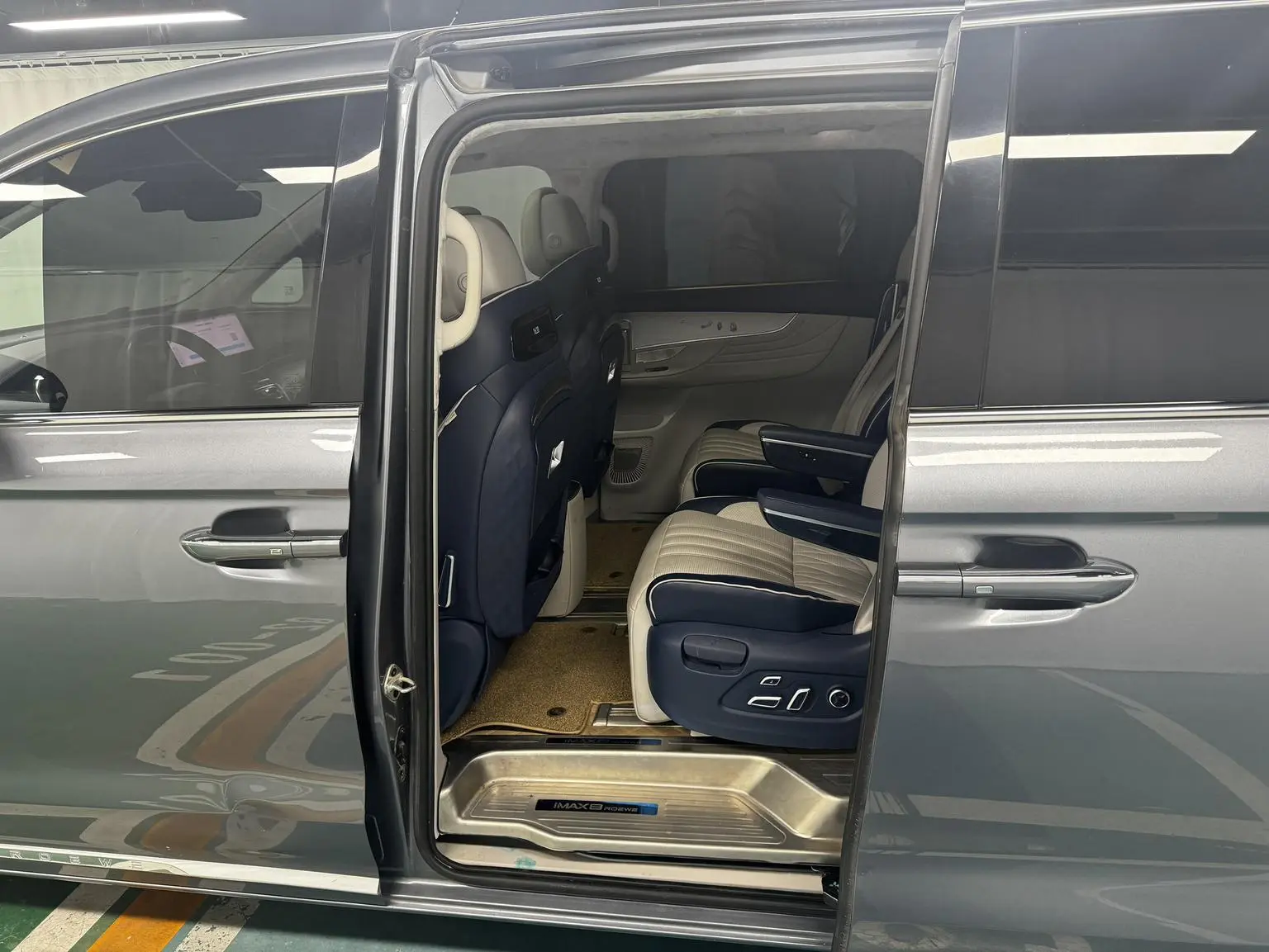 Roewe iMAX8 2021 400TGI Supreme Series Distinguished