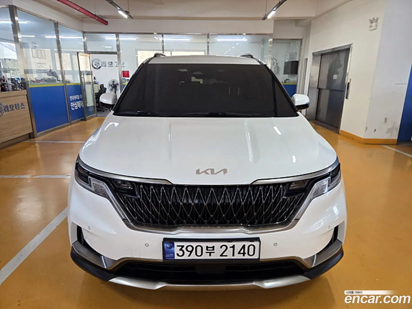 Kia Canival Diesel 9-Seater Noblesse