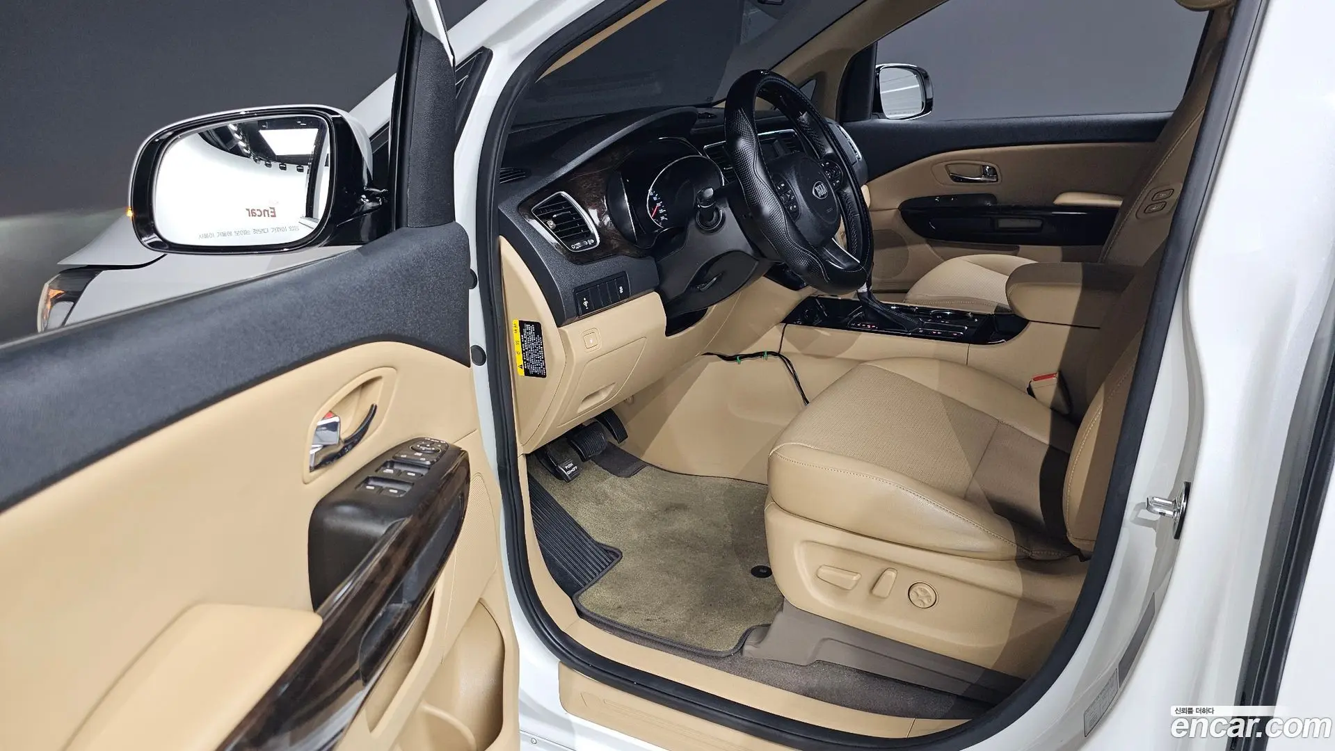 Kia Canival 9-Seater Prstige 2018