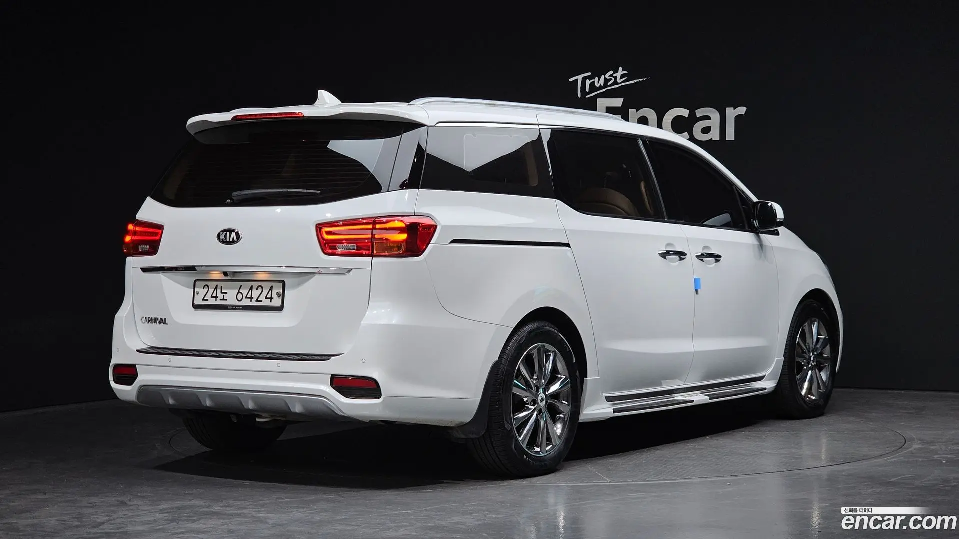 Kia Canival 9-Seater Prstige 2018
