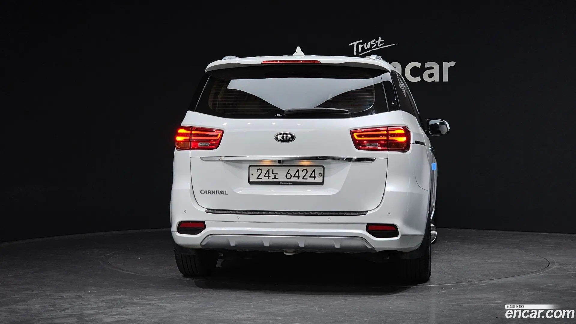 Kia Canival 9-Seater Prstige 2018