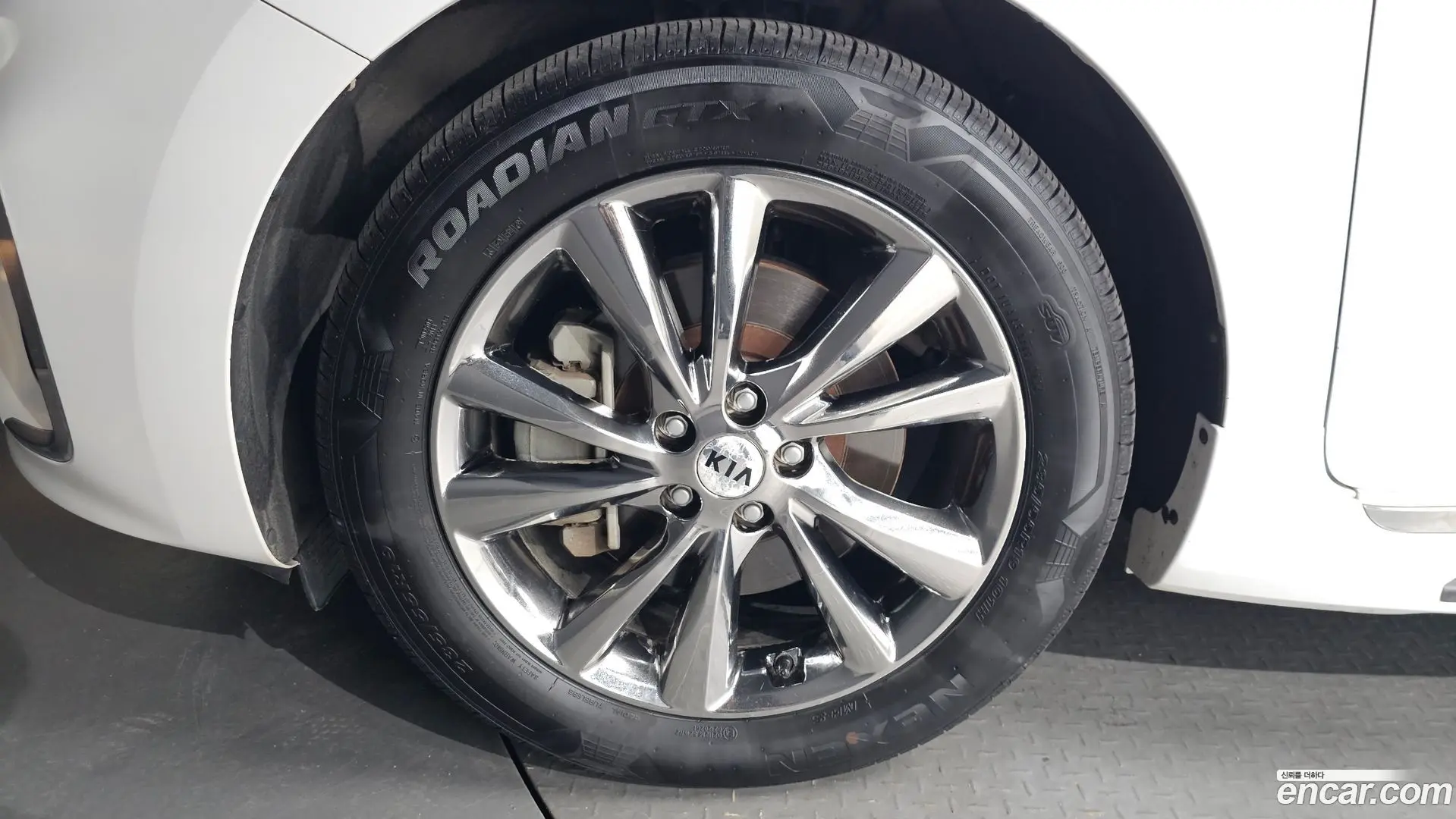Kia Canival 9-Seater Prstige 2018