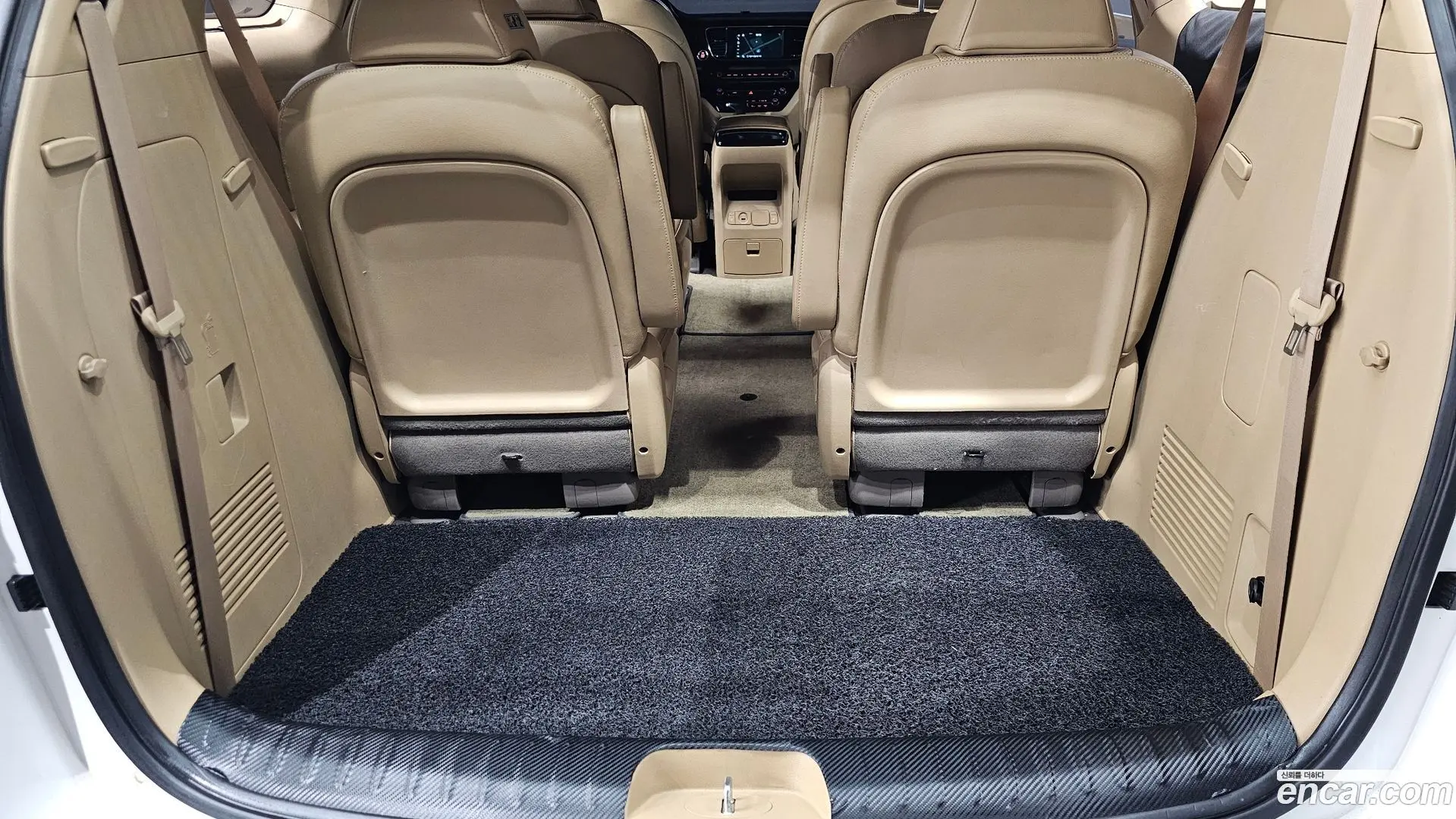 Kia Canival 9-Seater Prstige 2018