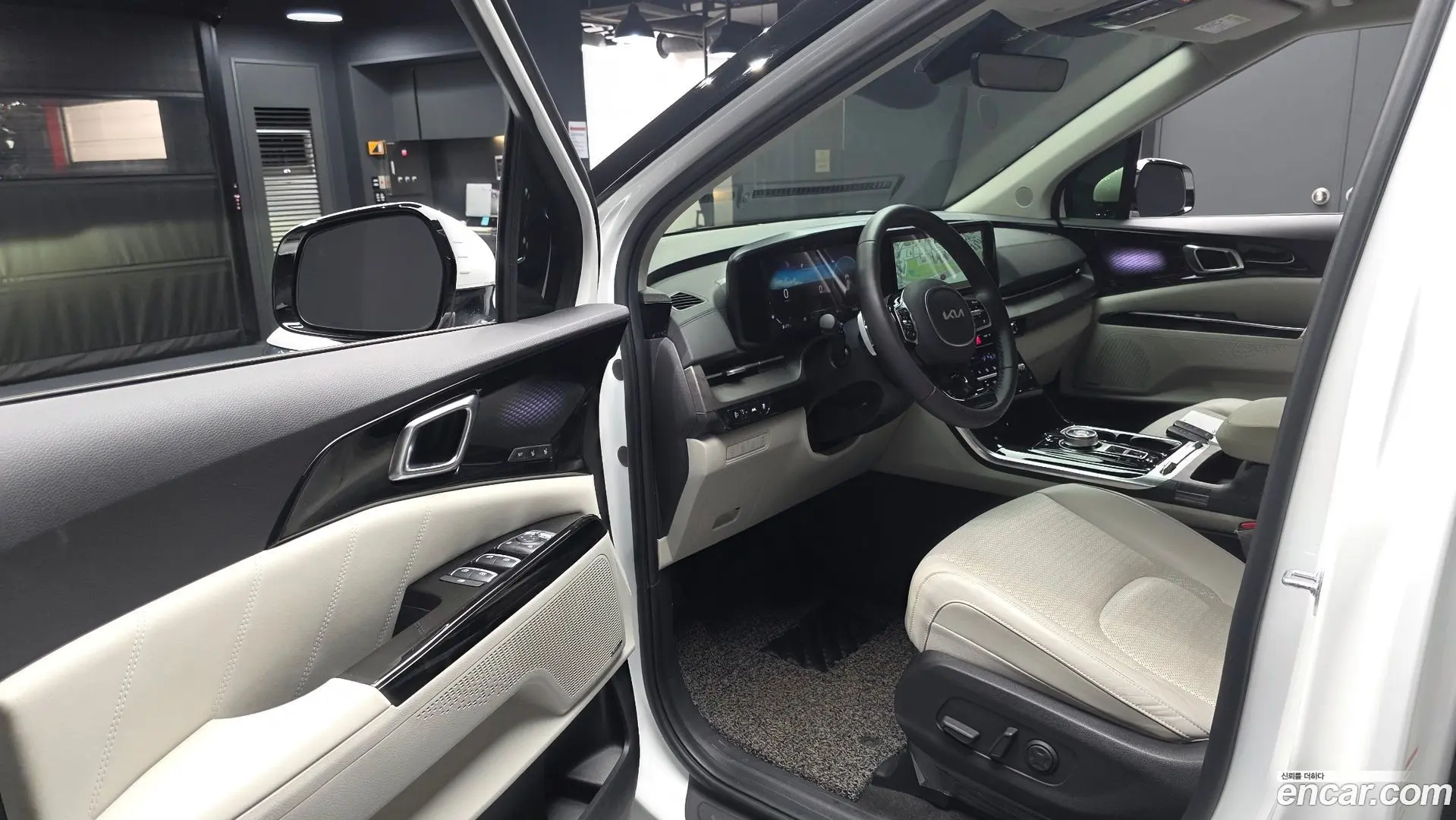 Kia Canival Gasoline 9-Seater Signature 2020