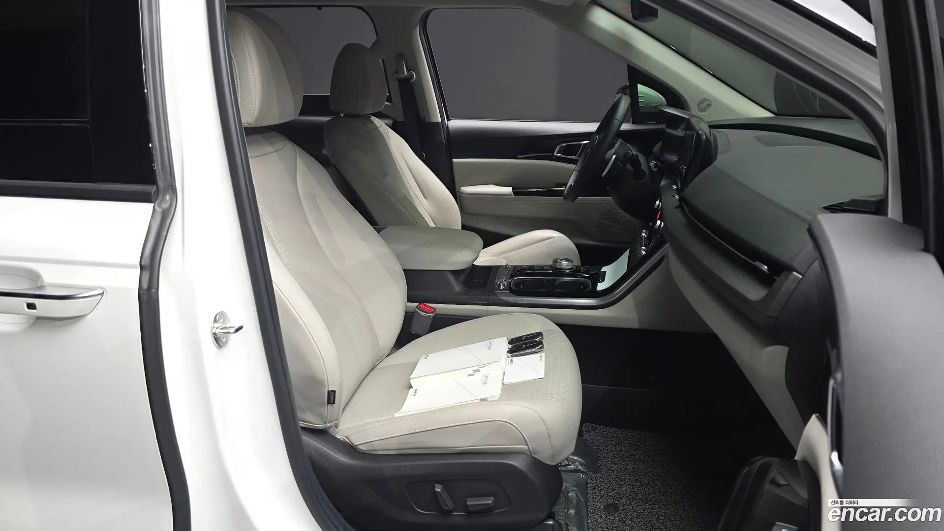 Kia Canival Gasoline 9-Seater Signature 2020