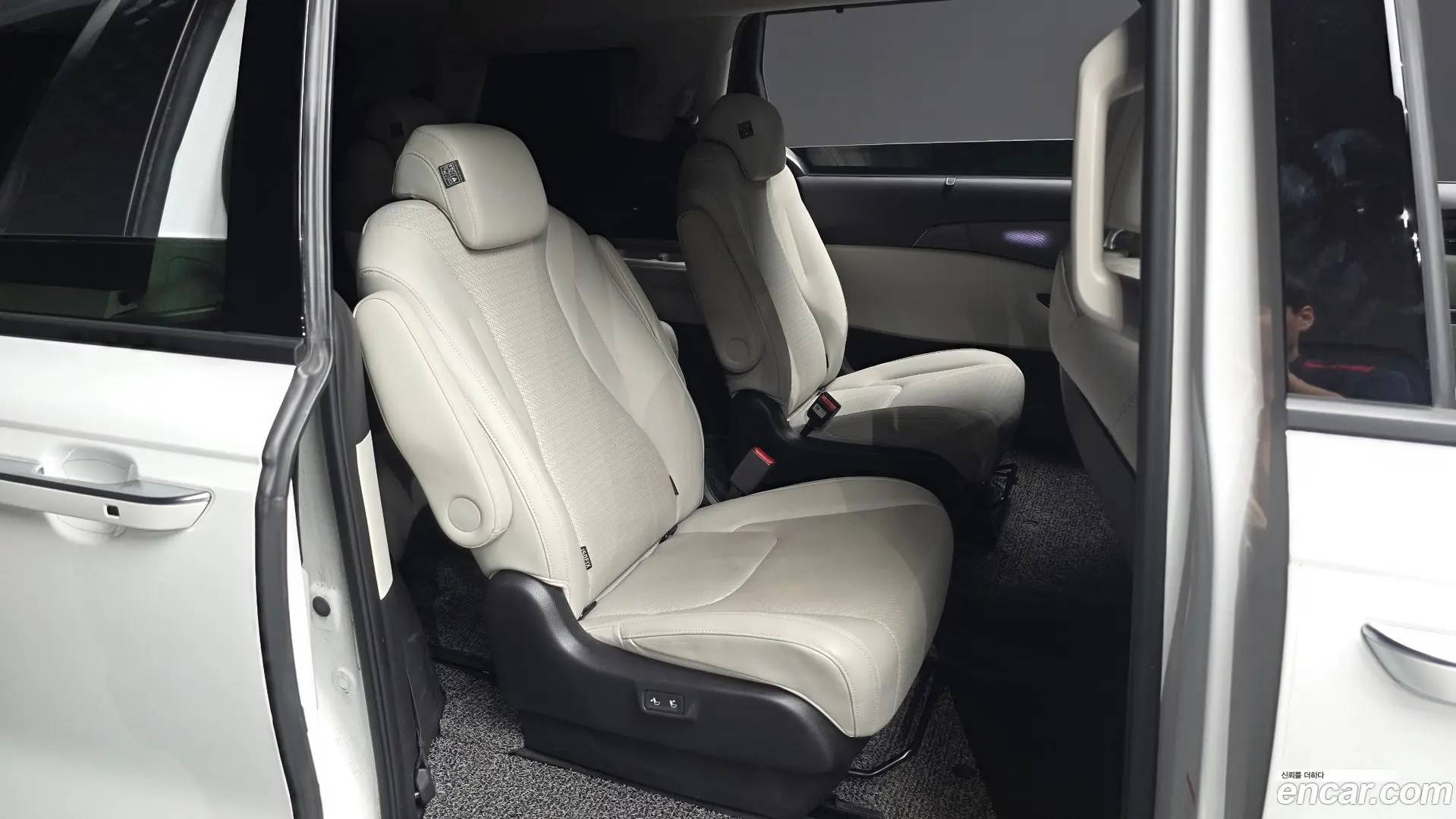 Kia Canival Gasoline 9-Seater Signature 2020