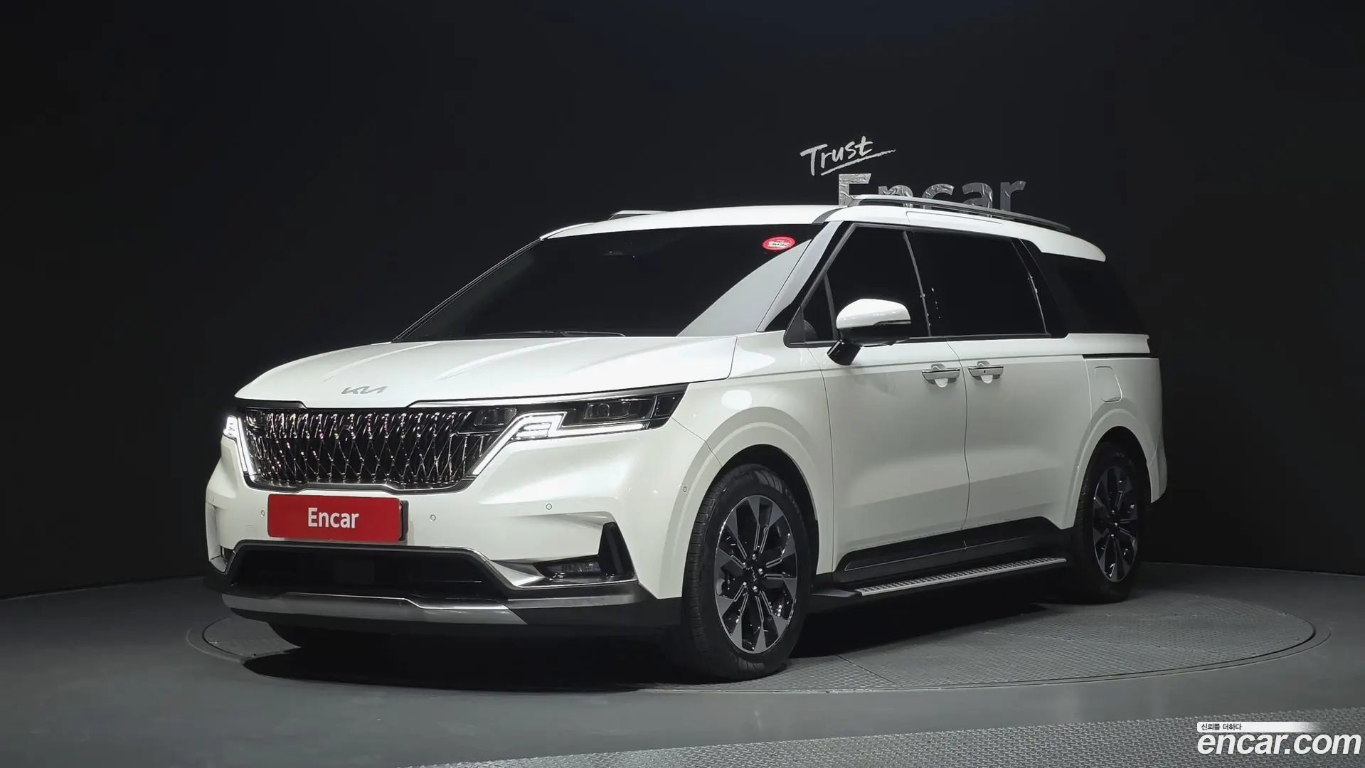 Kia Canival Gasoline 9-Seater Signature 2020